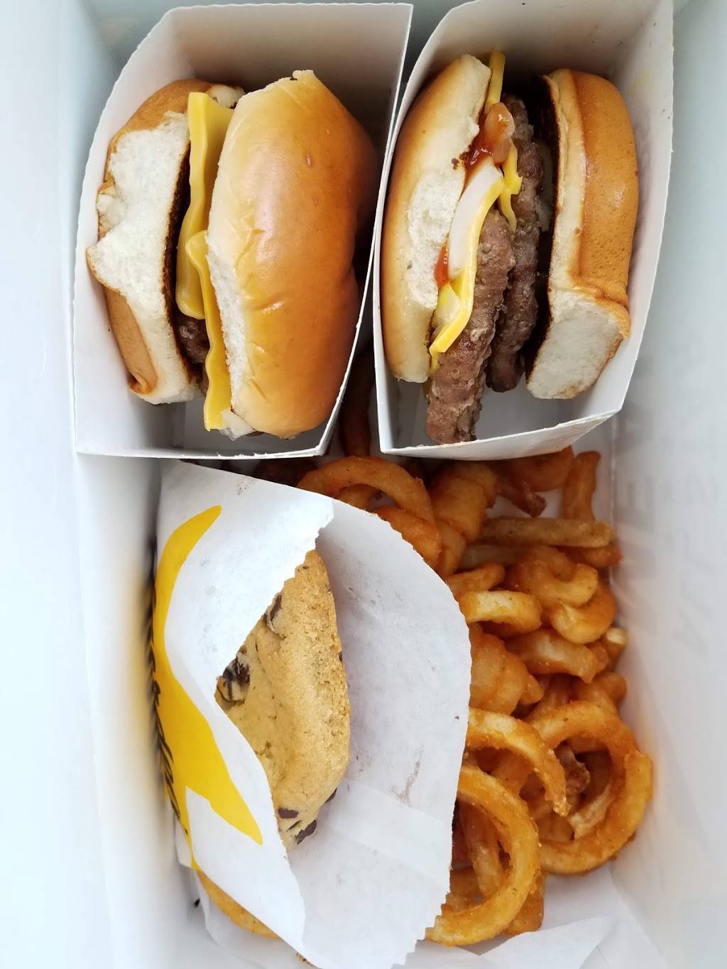 Hardees | restaurant | 1201 North Ave, Millvale, PA 15209, USA | 4128213643 OR +1 412-821-3643