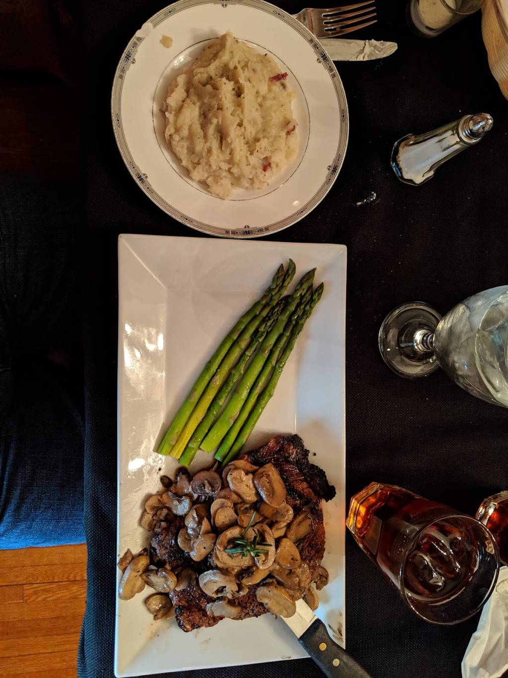 J.T.s at the Lavalette House | restaurant | 415 Main St, Gretna, VA 24557, USA | 4346562275 OR +1 434-656-2275