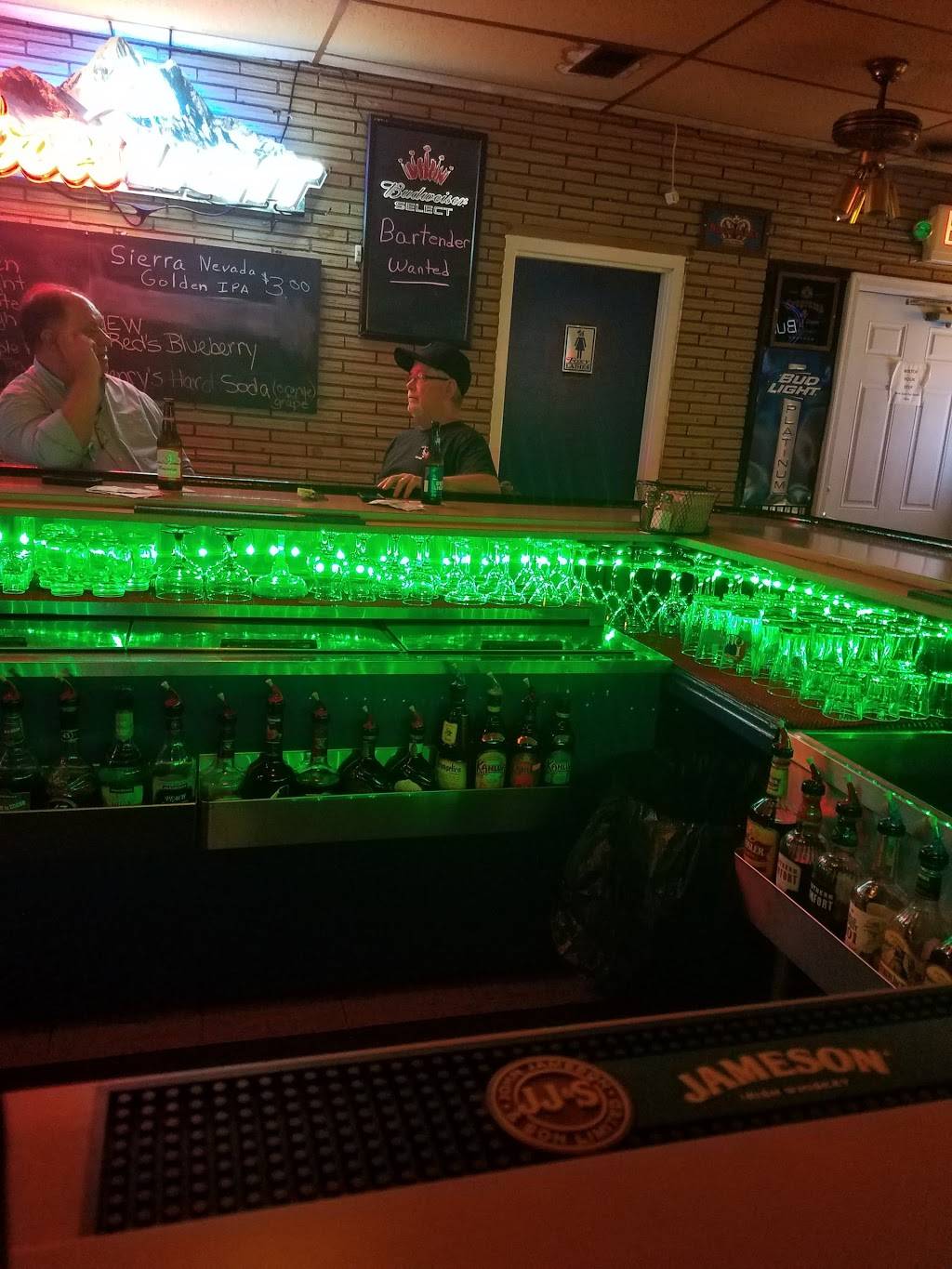 Foxys Restaurant and Lounge | restaurant | 51 N Meridian Rd, Youngstown, OH 44509, USA | 3307928000 OR +1 330-792-8000