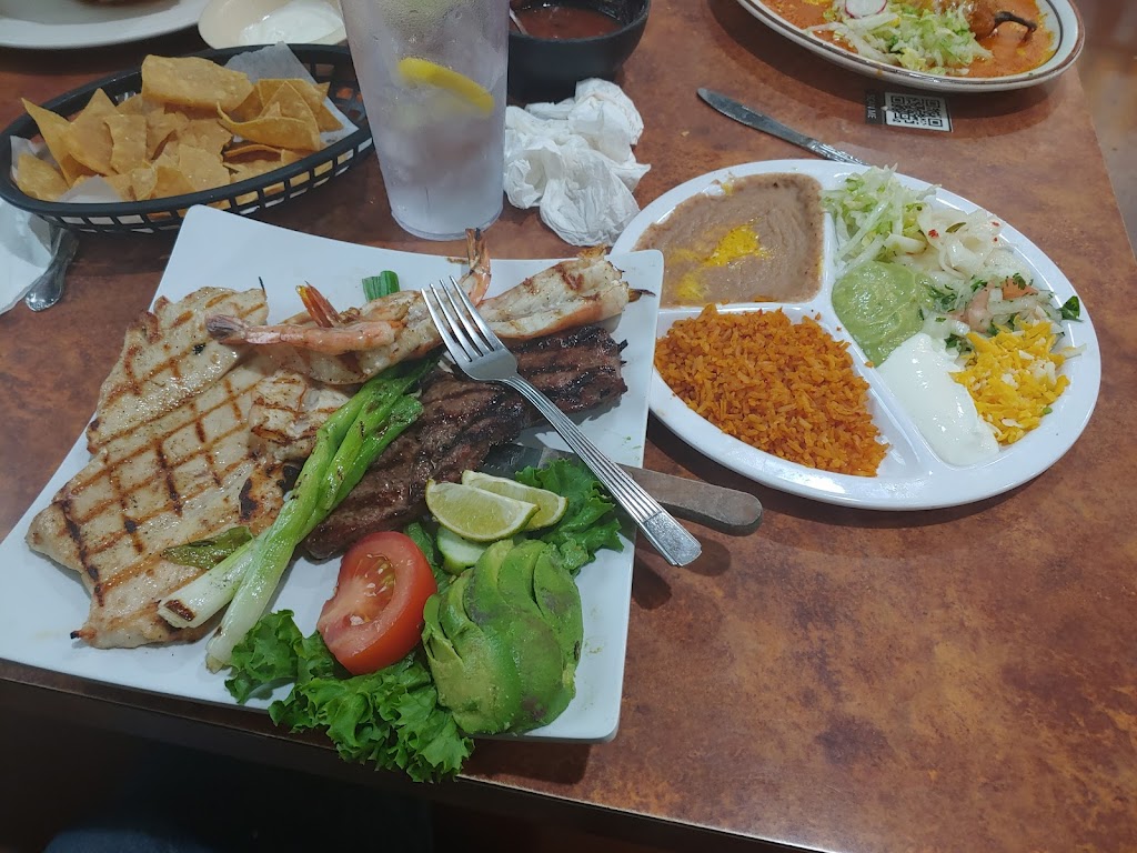 Oriols Restaurant | restaurant | 1595 Mohave Dr, Bullhead City, AZ 86442, USA | 9287584777 OR +1 928-758-4777