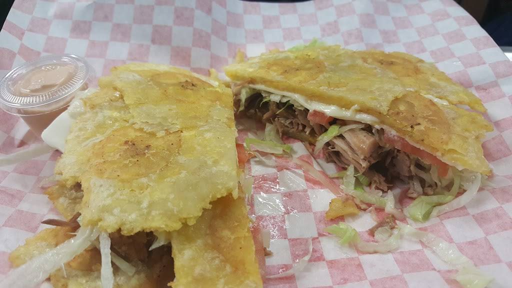 Sazón Boriqua | restaurant | 830 W Greenfield Ave, Milwaukee, WI 53204, USA | 4145393882 OR +1 414-539-3882