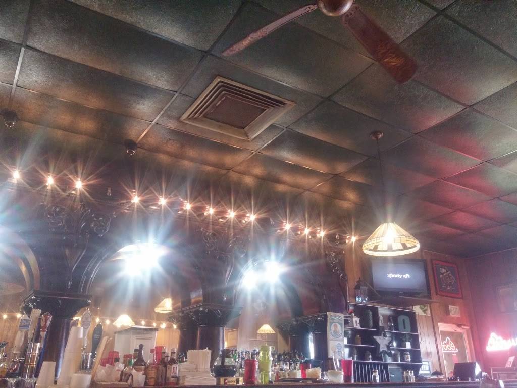 The Oasis | restaurant | 702 W Lincoln Ave, Goshen, IN 46526, USA | 5745333590 OR +1 574-533-3590