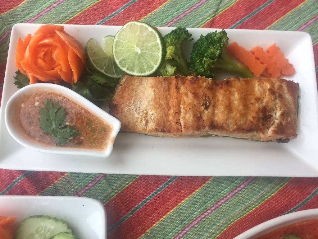 Cilantro Thai Kitchen | restaurant | 1509 W Devon Ave, Chicago, IL 60660, USA | 7732627797 OR +1 773-262-7797