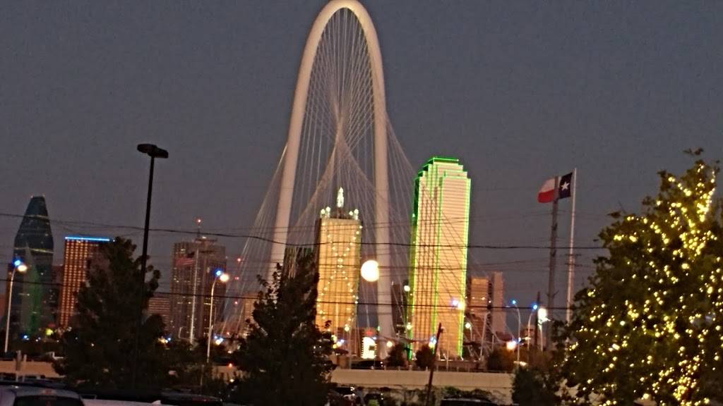 The Hall Bar & Grill | restaurant | 3011 Gulden Ln #109, Dallas, TX 75212, USA | 2143086720 OR +1 214-308-6720