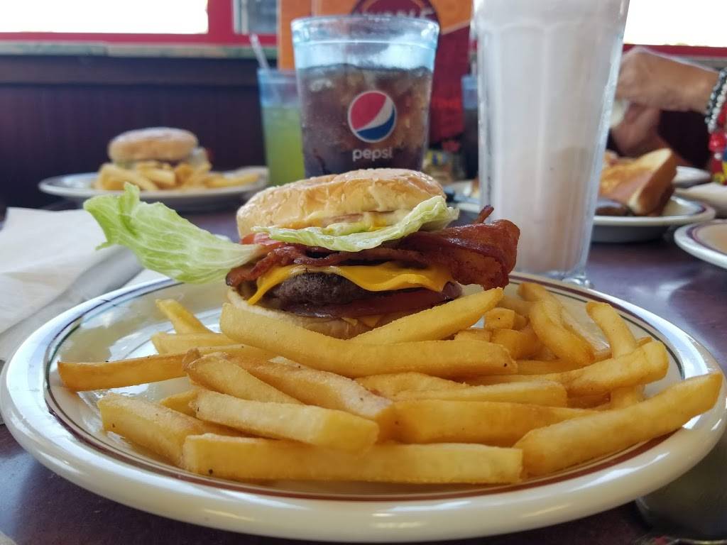 Huddle House | restaurant | 1603 S Adams St, Fulton, MS 38843, USA | 6628624367 OR +1 662-862-4367