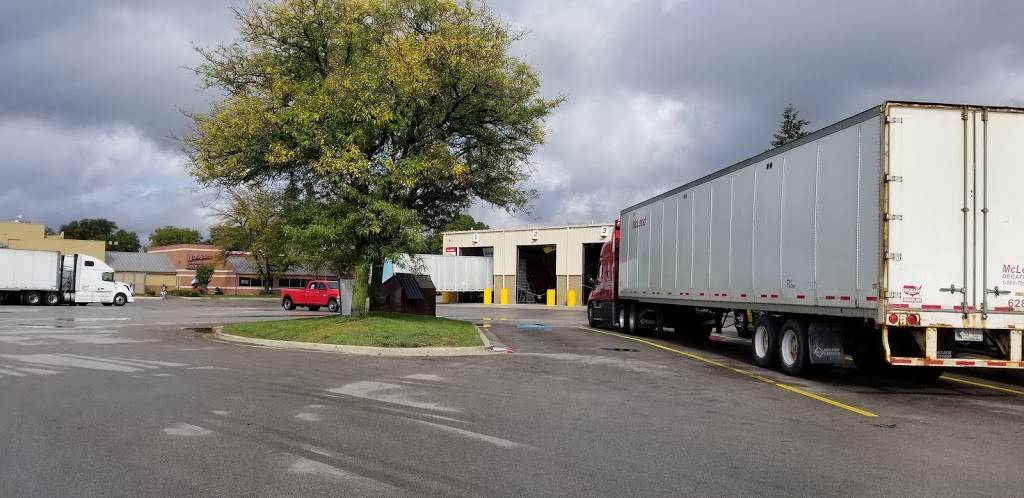 Pilot Travel Center | restaurant | 1522 W Market St, Bloomington, IL 61701, USA | 3098277867 OR +1 309-827-7867