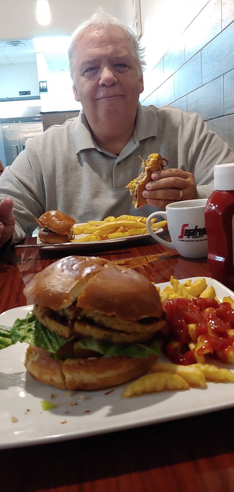 LONDON CAFE | restaurant | 2310 Hwy 6 #B, Houston, TX 77077, USA | 3467742817 OR +1 346-774-2817