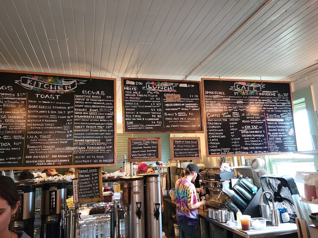 Persephones Kitchen | cafe | 235 Dodge St, New Shoreham, RI 02807, USA | 4014991005 OR +1 401-499-1005