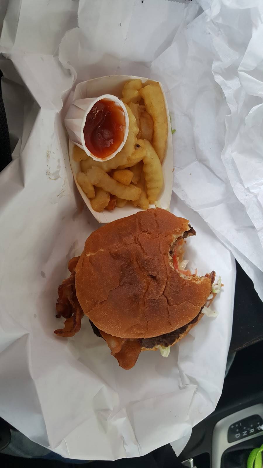 What-A-Burger | restaurant | 1510 N Cannon Blvd, Kannapolis, NC 28083, USA | 7049329051 OR +1 704-932-9051