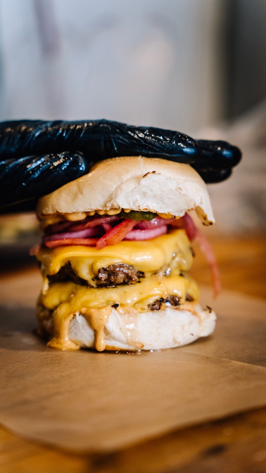 Burger Love Cincy | restaurant | 975 E McMillan St, Cincinnati, OH 45206, USA | 5132767507 OR +1 513-276-7507