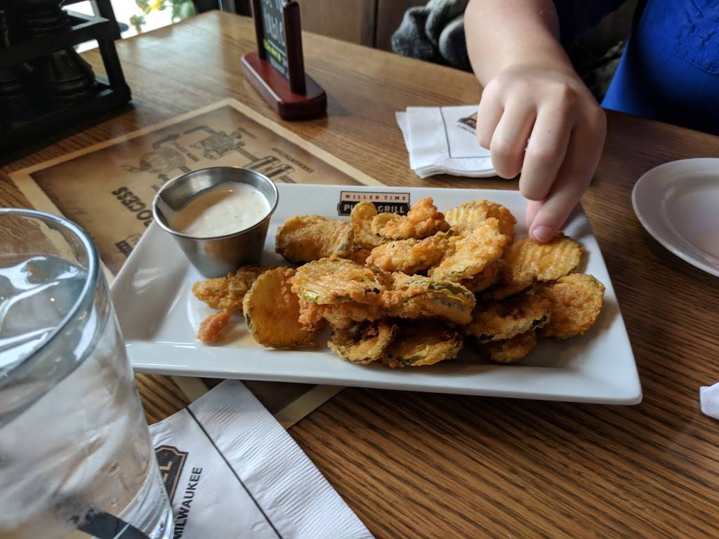 Miller Time Pub & Grill | restaurant | 509 W Wisconsin Ave, Milwaukee, WI 53203, USA | 4142712337 OR +1 414-271-2337