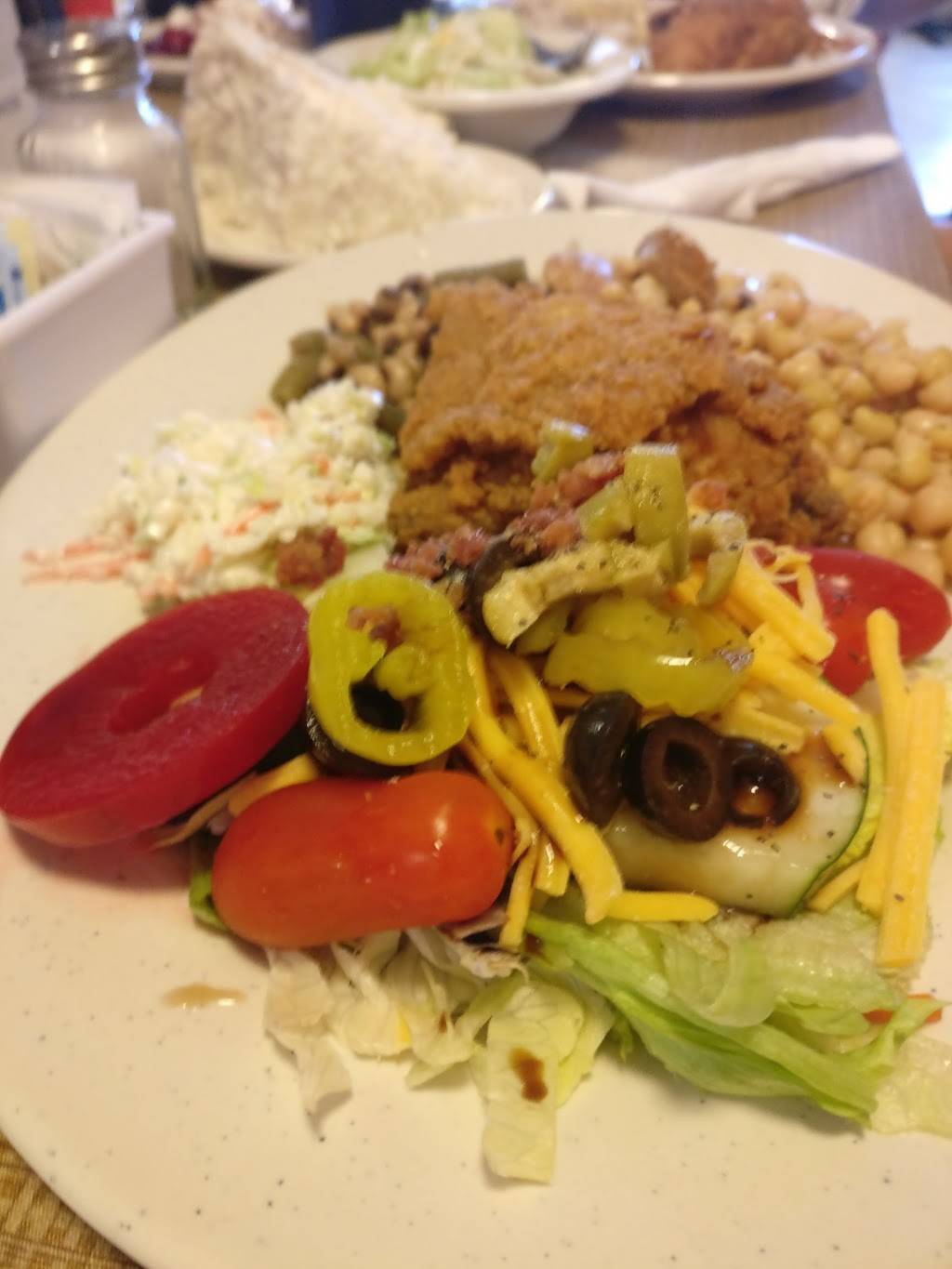 The Landing Family Restaurant | restaurant | 3445 US-90, Lake City, FL 32055, USA | 3862438077 OR +1 386-243-8077