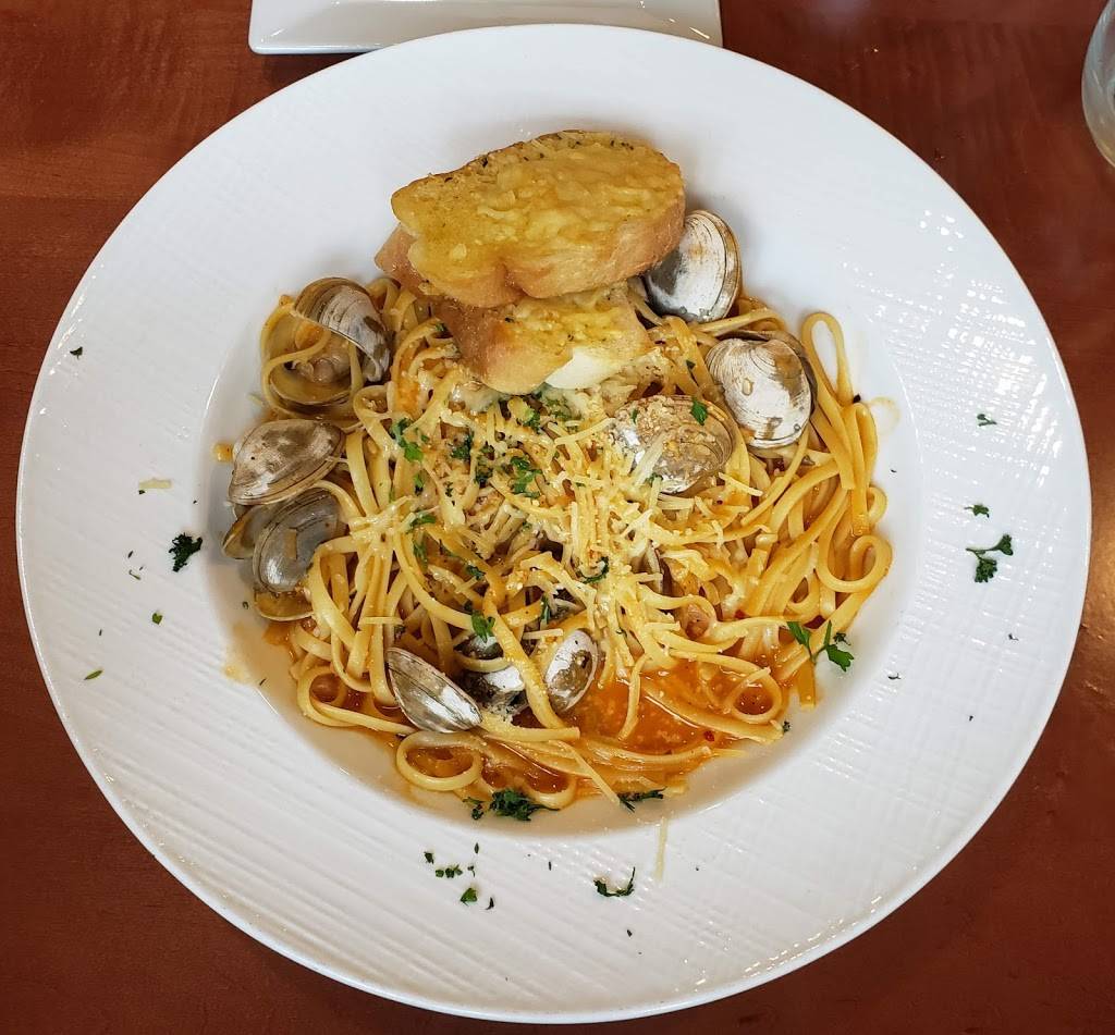 Lunas Italian & Latin Cuisine | restaurant | 945 Saratoga St, Boston, MA 02128, USA | 6174185321 OR +1 617-418-5321