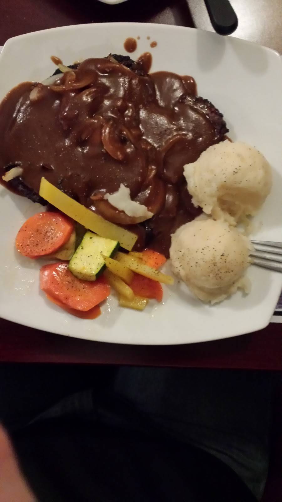 Miss Hawkesbury | restaurant | 254 Main St W, Hawkesbury, ON K6A 2L8, Canada | 6136324473 OR +1 613-632-4473