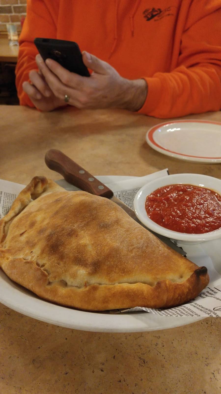 Village Restaurant & Pizzeria | restaurant | 12 Main St W, Norwich, ON N0J 1P1, Canada | 5198632813 OR +1 519-863-2813