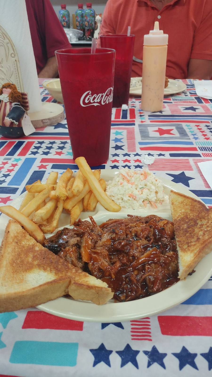 Sweet Lips Diner | restaurant | 9860 Lonesome Pine Trail, Mosheim, TN 37818, USA | 4234224220 OR +1 423-422-4220