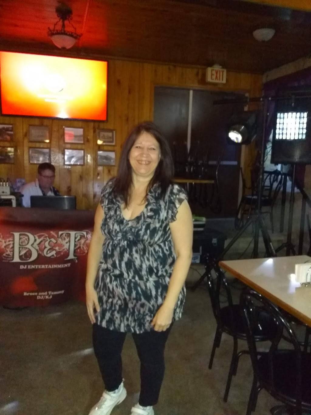 Moss Creek Bar & Grill | restaurant | 1036 Moss Creek Rd, Northern Cambria, PA 15714, USA | 8149484595 OR +1 814-948-4595