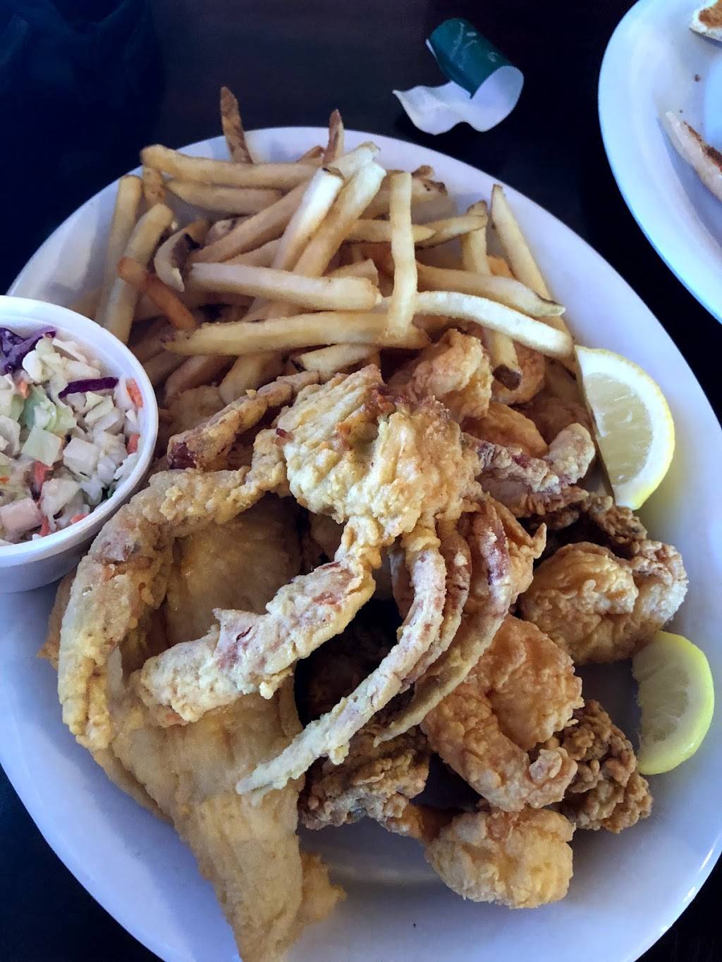 The Wharf Restaurant | restaurant | 2001 Pass a Grille Way, St Pete Beach, FL 33706, USA | 7273679469 OR +1 727-367-9469