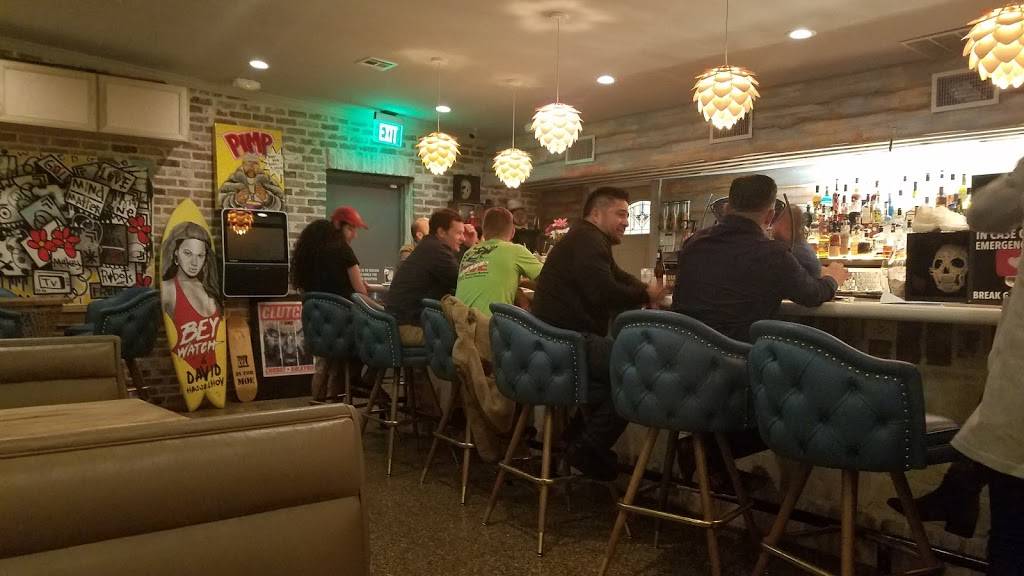 Rabbits Got the Gun | restaurant | 708 Hogan St, Houston, TX 77009, USA | 3463358367 OR +1 346-335-8367