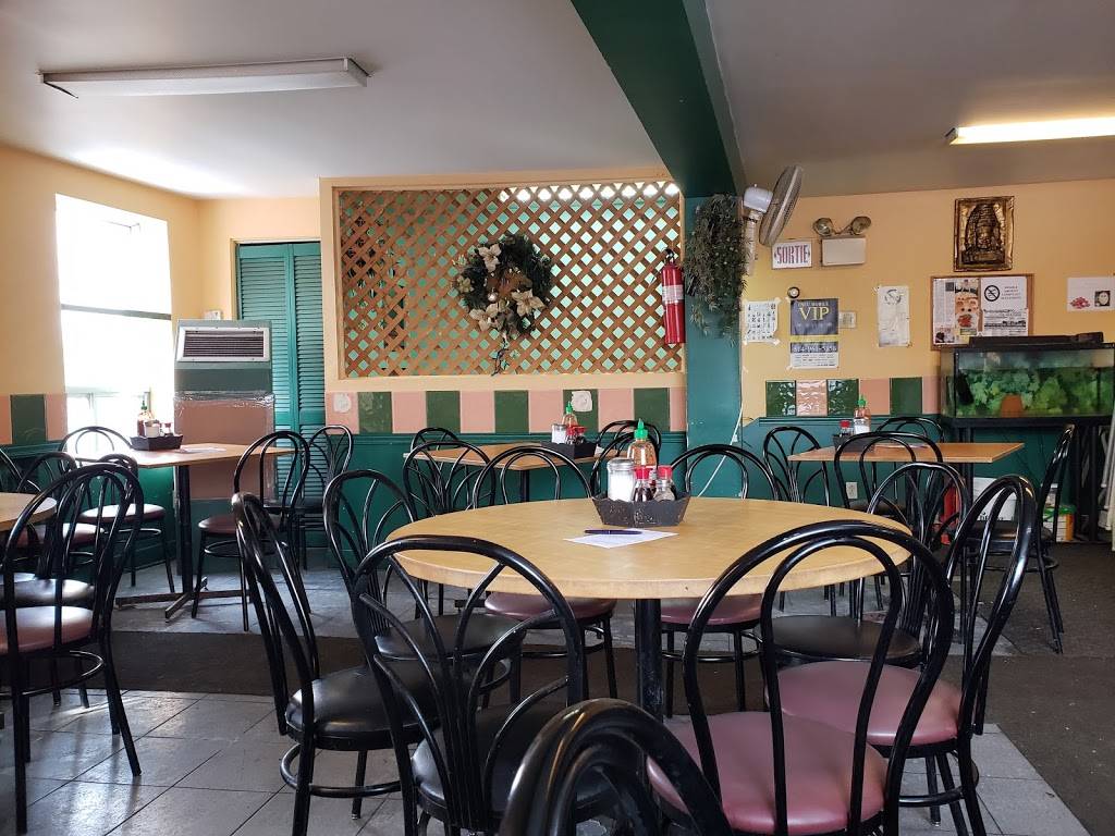 Restaurant Phnom Penh | restaurant | 7153 Chemin de la Côte-des-Neiges, Montréal, QC H3R 2M2, Canada | 5147398214 OR +1 514-739-8214