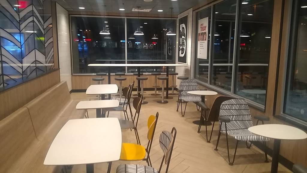 McDonalds | cafe | 106 Eagleview Blvd, Exton, PA 19341, USA | 6102809445 OR +1 610-280-9445