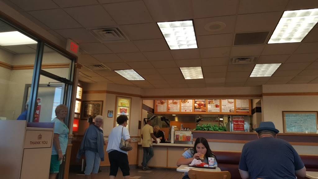 Wendys | restaurant | 3001 N Wayne St, Angola, IN 46703, USA | 2606681063 OR +1 260-668-1063