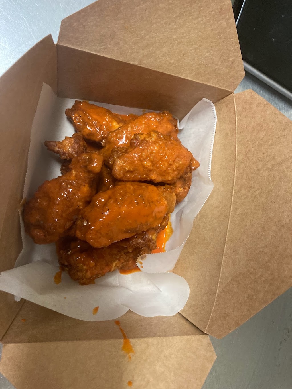 Juicy J’s Burgers and Wings | restaurant | 3417 W 6th St, Los Angeles, CA 90020, USA | 2135683895 OR +1 213-568-3895