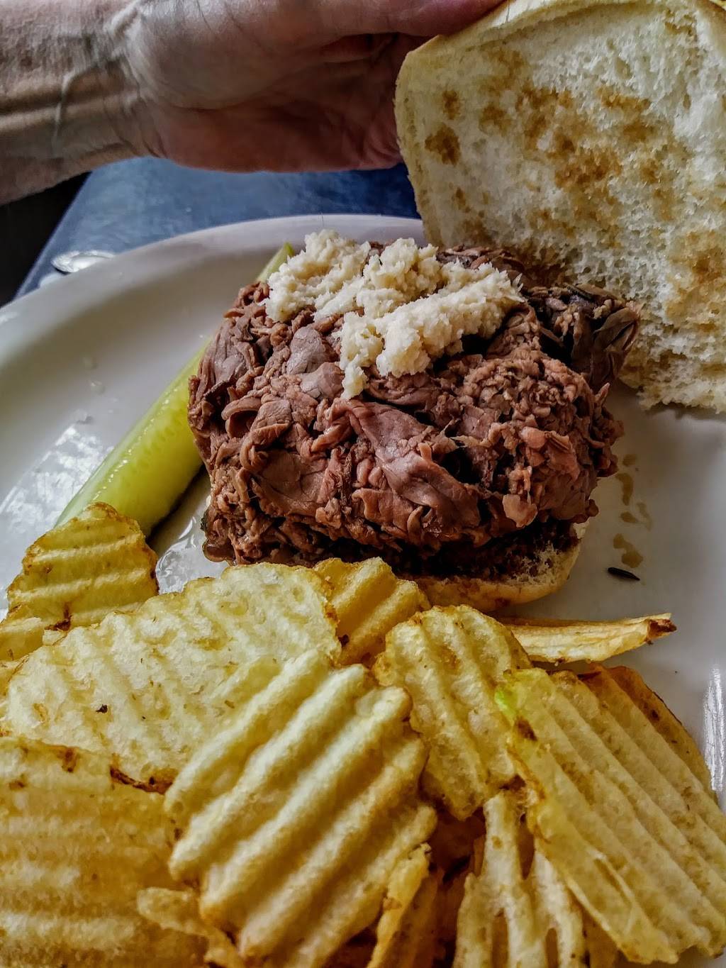 The Village Inn | restaurant | 1488 Ferry Rd, Grand Island, NY 14072, USA | 7167735030 OR +1 716-773-5030