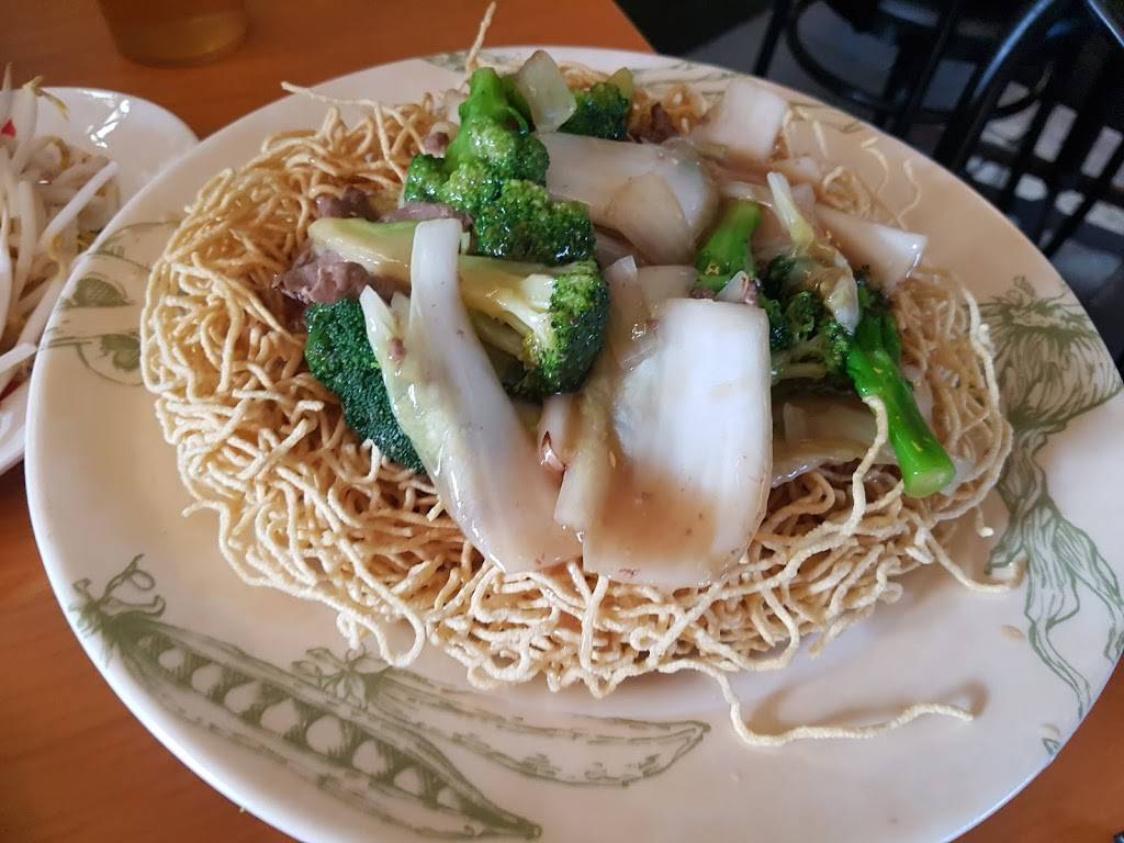 Restaurant Phnom Penh | restaurant | 7153 Chemin de la Côte-des-Neiges, Montréal, QC H3R 2M2, Canada | 5147398214 OR +1 514-739-8214