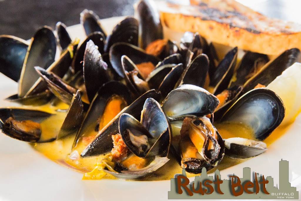 Rust Belt Bar and Grill | restaurant | 3720 Lake Shore Rd, Buffalo, NY 14219, USA | 7168257000 OR +1 716-825-7000