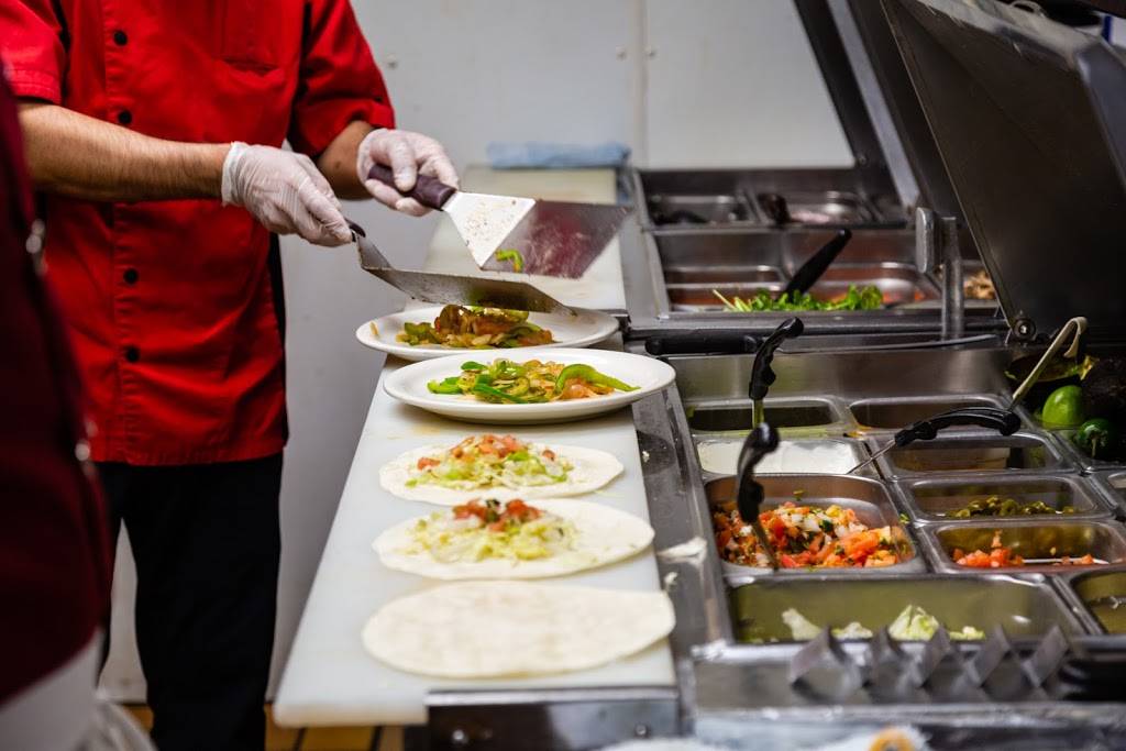 Jalapenos Mexican Restaurante & Bar | meal takeaway | 300 3rd St, Wausau, WI 54403, USA | 7158429206 OR +1 715-842-9206