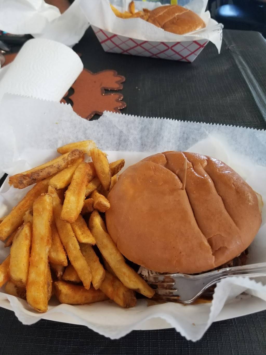 Williams Bar-B-Q | restaurant | 106 S 14th St, West Memphis, AR 72301, USA | 8707350979 OR +1 870-735-0979