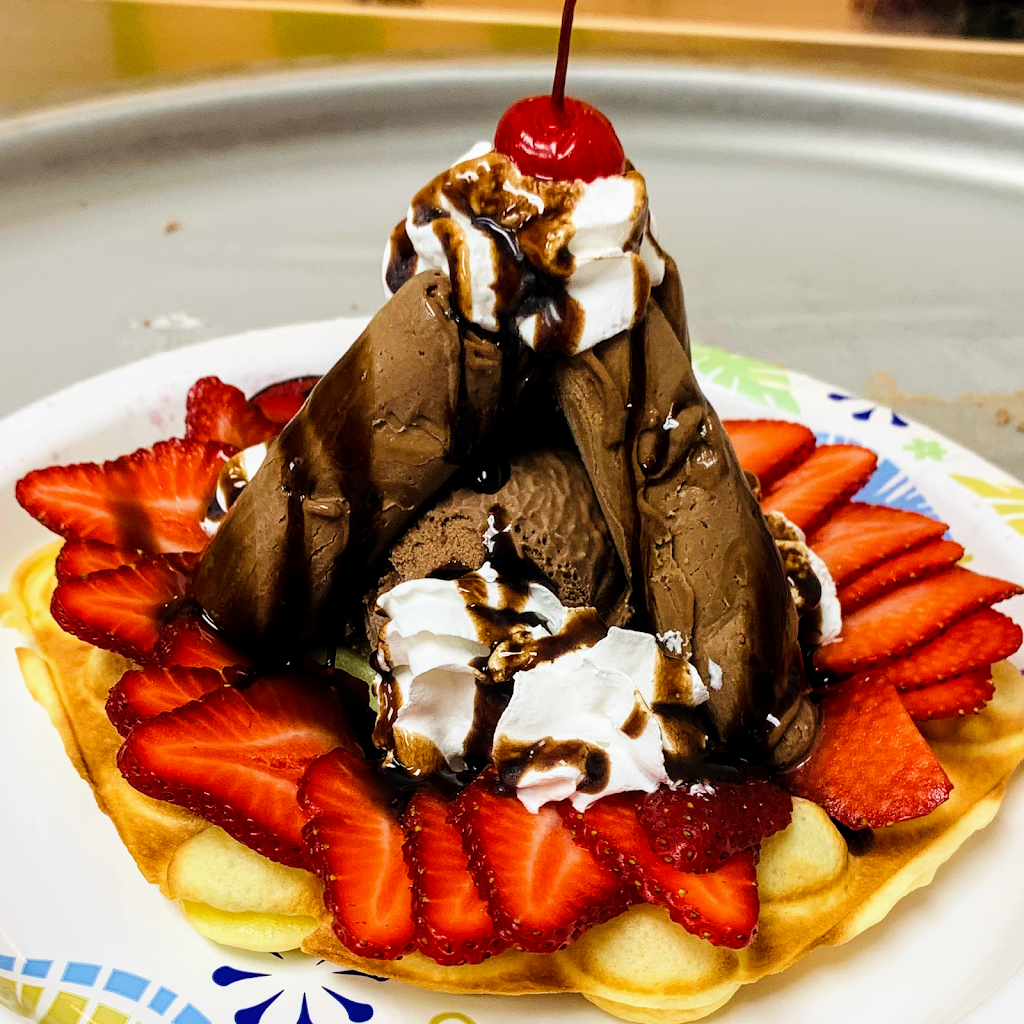 Lucky Penguin Frozen Yogurt Bubble tea | cafe | 675 Glen Cove Ave, Glen Head, NY 11545, USA | 5165835161 OR +1 516-583-5161