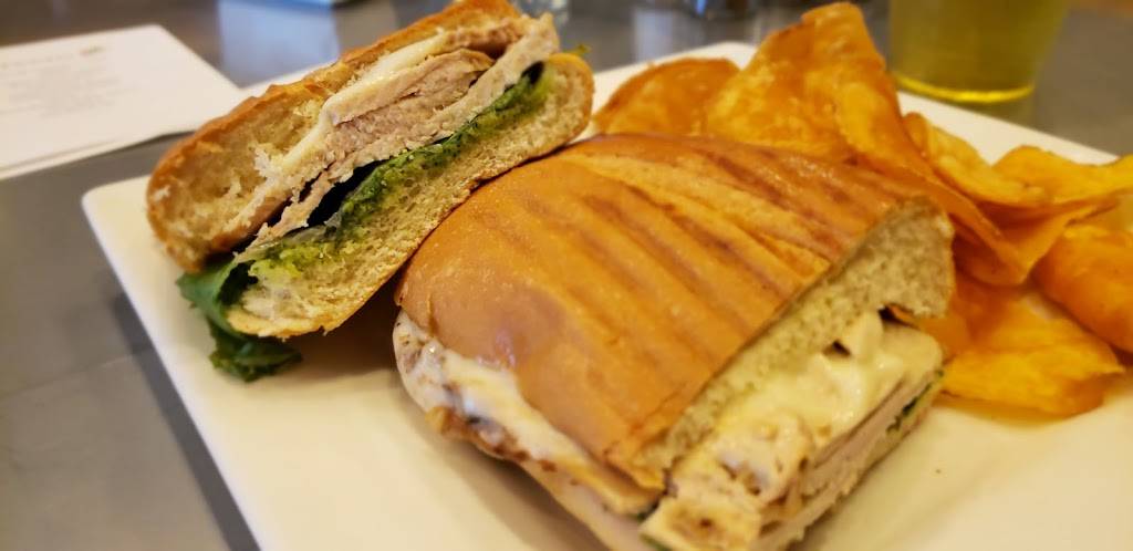 Greens on Tenth | cafe | 953 10th St, Modesto, CA 95354, USA | 2095721700 OR +1 209-572-1700