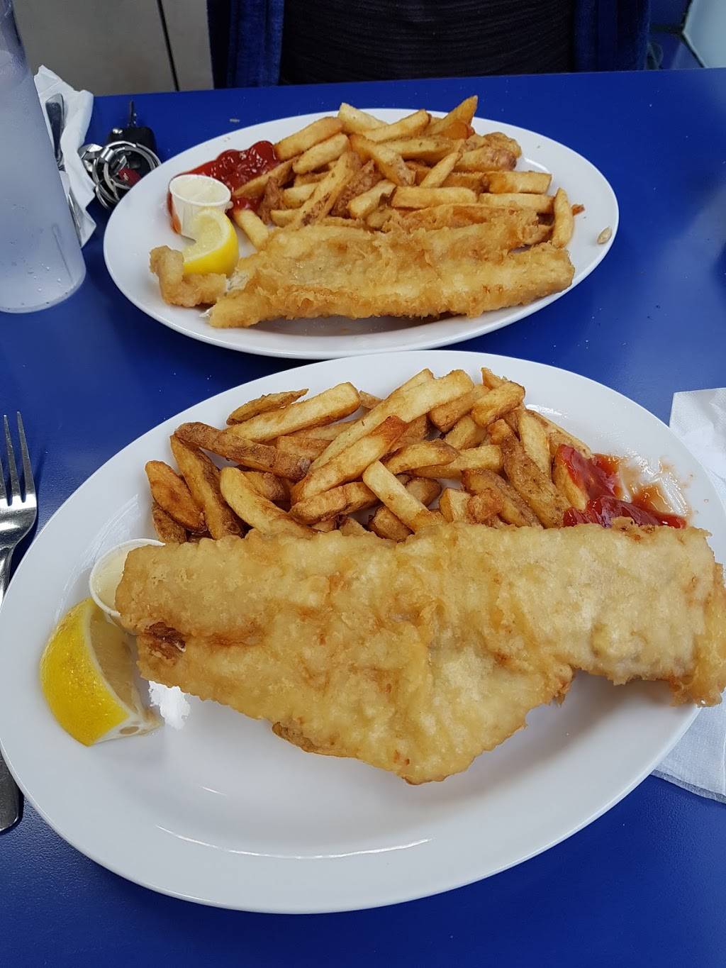 Captain Georges Fish and Chips | restaurant | 150 Sidney St, Belleville, ON K8P 5L6, Canada | 6139678088 OR +1 613-967-8088