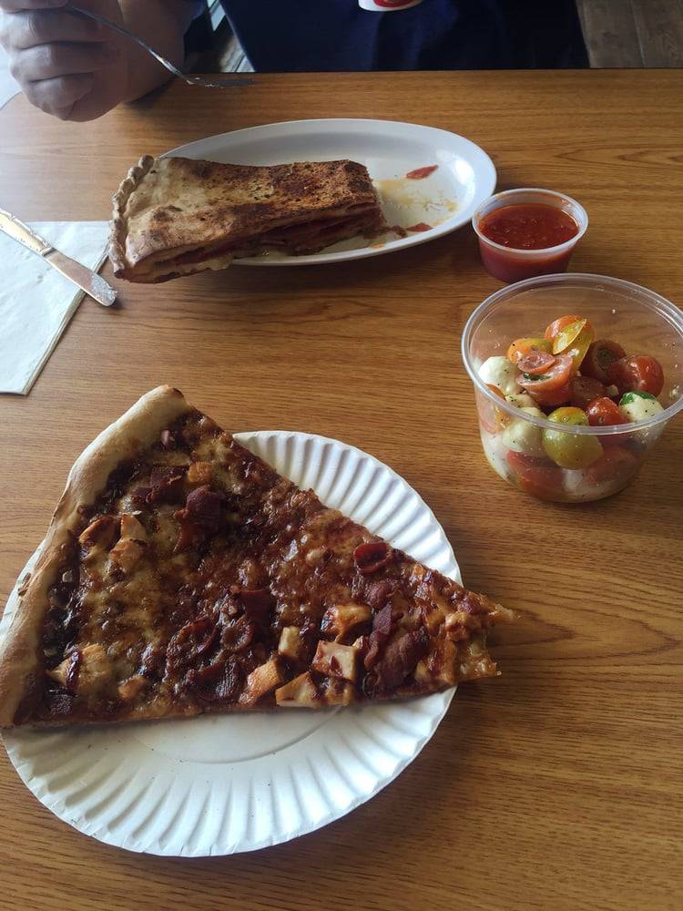 Roccos NY Pizzeria and Pasta | restaurant | 580 E Windmill Ln, Las Vegas, NV 89123, USA | 7024310004 OR +1 702-431-0004