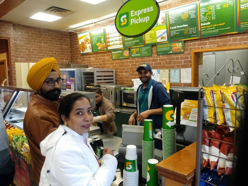 Subway | restaurant | 3002 S Memorial Pkwy, Huntsville, AL 35801, USA | 2564893737 OR +1 256-489-3737
