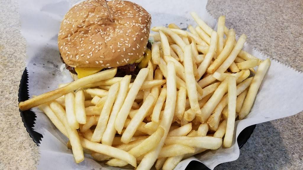 L Georges Coney Island | restaurant | 28505 Northwestern Hwy, Southfield, MI 48034, USA | 2488648989 OR +1 248-864-8989