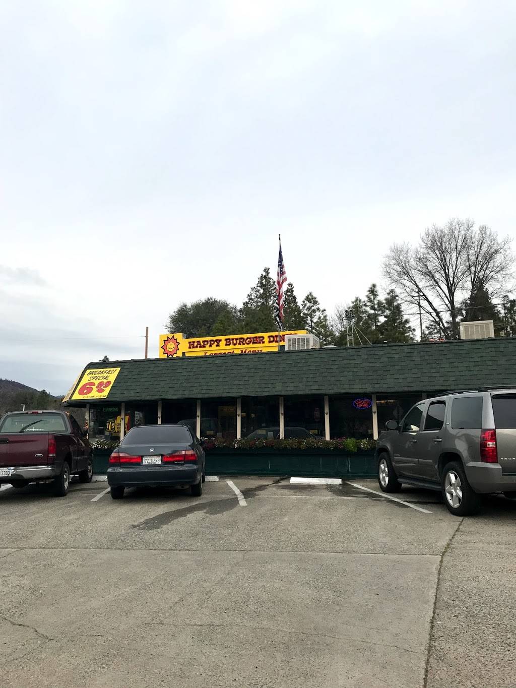 Happy Burger Diner | restaurant | 5120 CA-140, Mariposa, CA 95338, USA | 2099662719 OR +1 209-966-2719