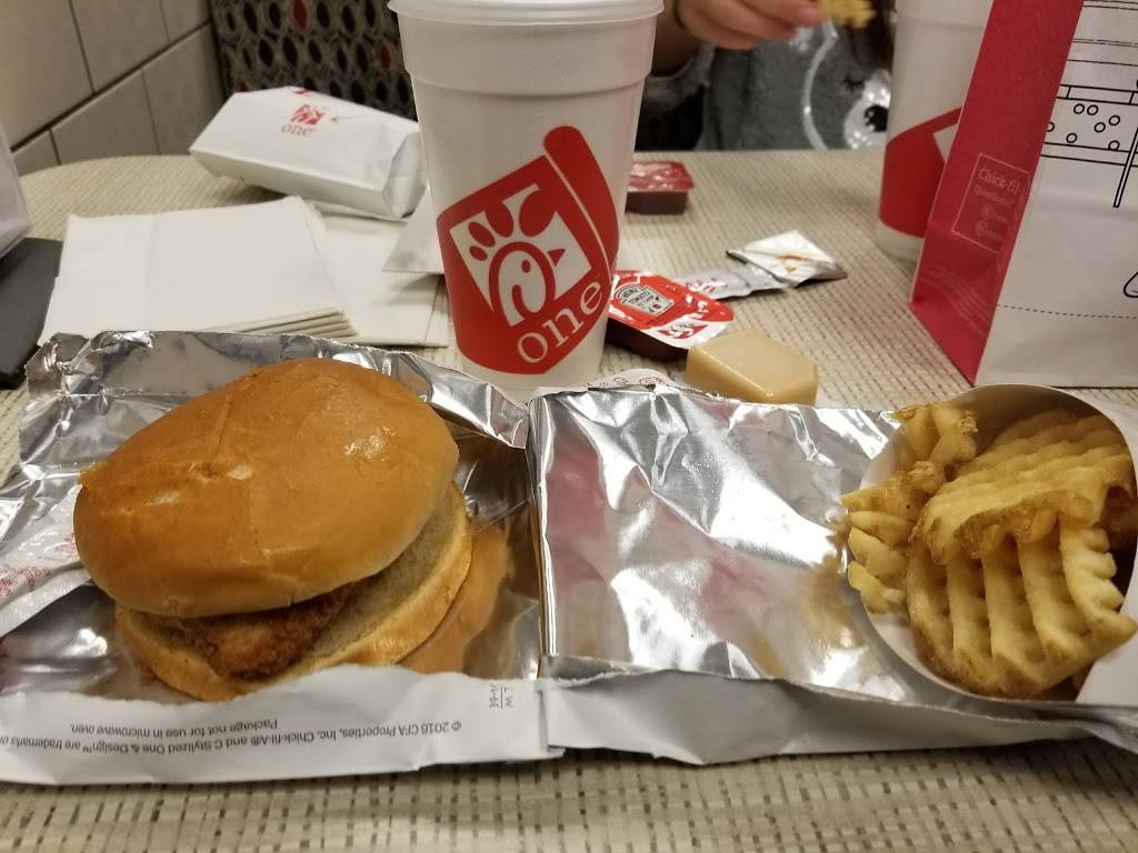 Chick-fil-A Moncks Corner | restaurant | 601 N U.S. Hwy 52, Moncks Corner, SC 29461, USA | 8434384308 OR +1 843-438-4308