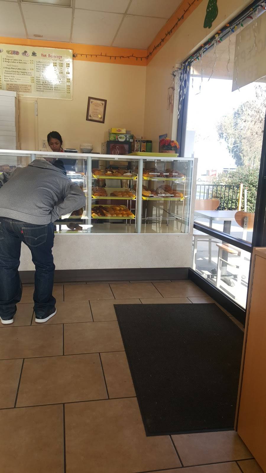 Anns Donuts | bakery | 2801 Whitson St, Selma, CA 93662, USA | 5598910409 OR +1 559-891-0409