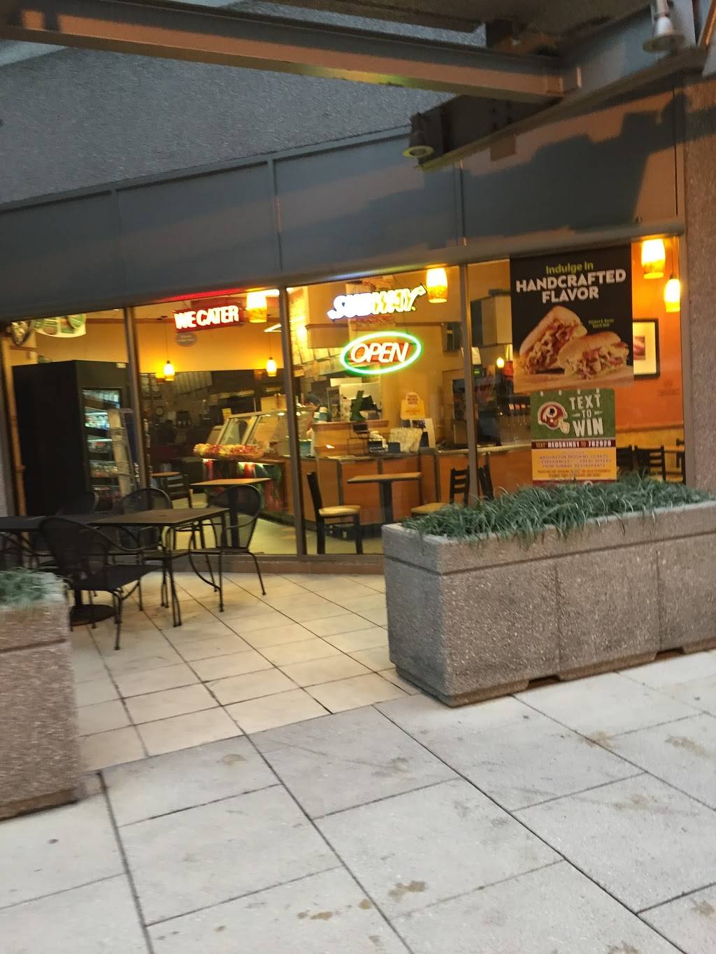 Subway Restaurants | restaurant | 1776 G St NW, Washington, DC 20006, USA | 2028980520 OR +1 202-898-0520
