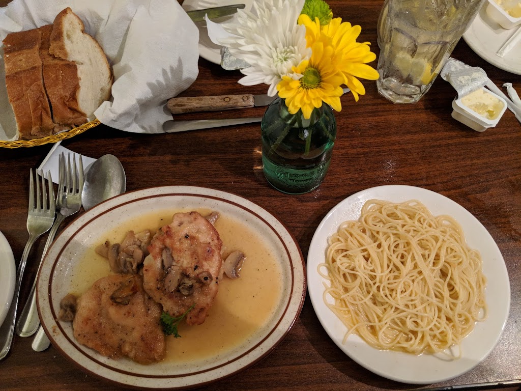 Mom & Dads Italian Restaurant | restaurant | 2184 US-90, Defuniak Springs, FL 32433, USA | 8508925812 OR +1 850-892-5812