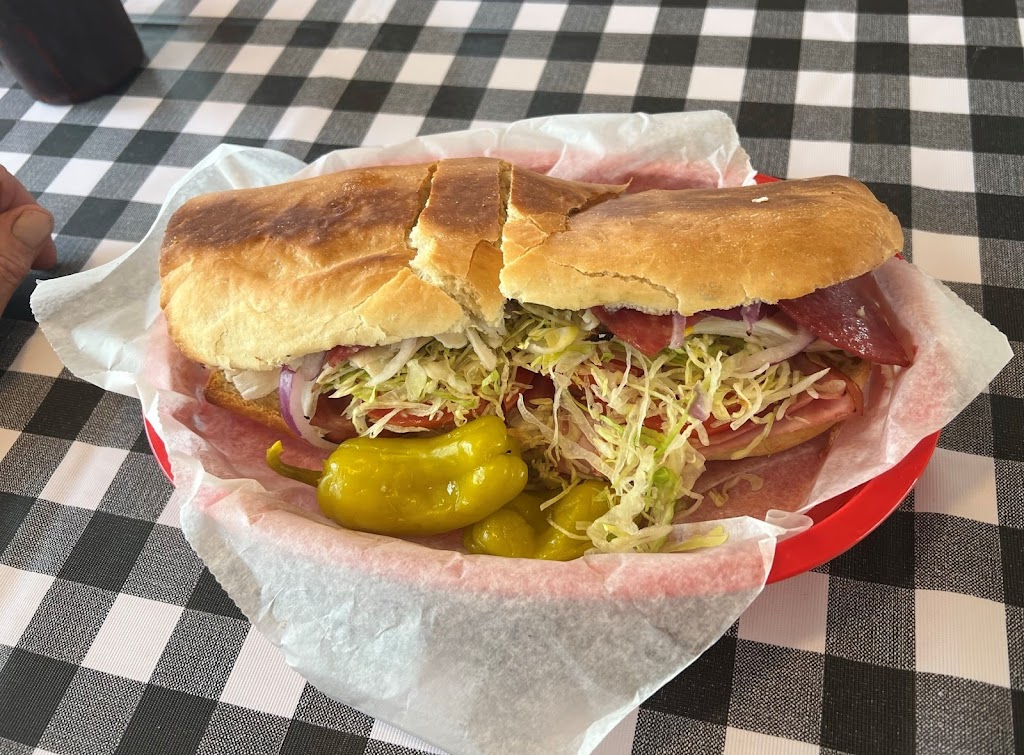 Maggios Pizza | restaurant | 120 River Bend Rd, Bandera, TX 78003, USA | 8308500815 OR +1 830-850-0815