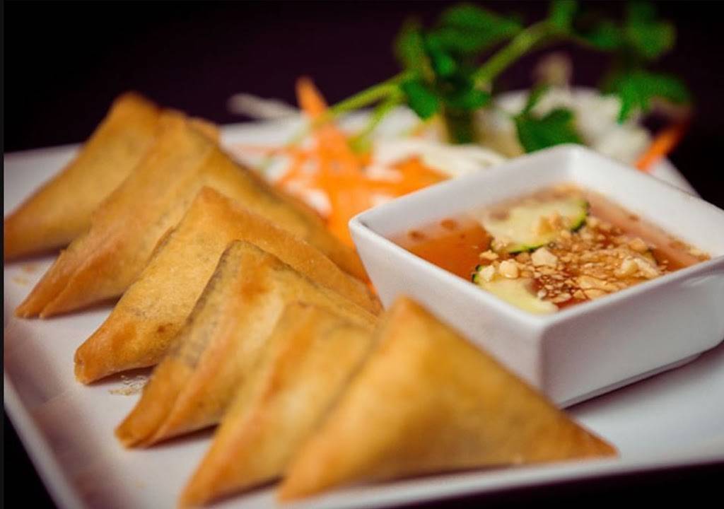 Ginger Thai Restaurant | restaurant | 6434 E Mockingbird Ln #111, Dallas, TX 75214, USA | 2148876175 OR +1 214-887-6175