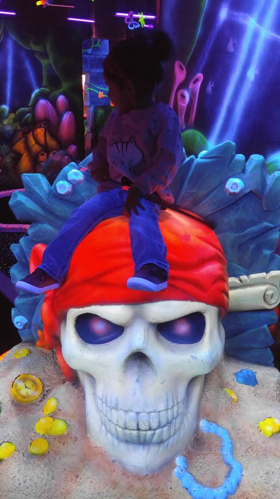 Zone 15 - Laser Tag, Mini-Putt, Réalité Virtuelle, Simulateurs d | restaurant | 3705 Autoroute des Laurentides, Laval, QC H7L 3H7, Canada | 4506814474 OR +1 450-681-4474