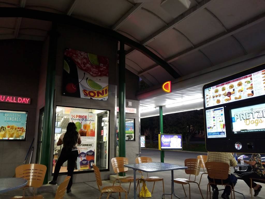 Sonic Drive-In | restaurant | 1000 N 4th St, Leavenworth, KS 66048, USA | 9136514680 OR +1 913-651-4680