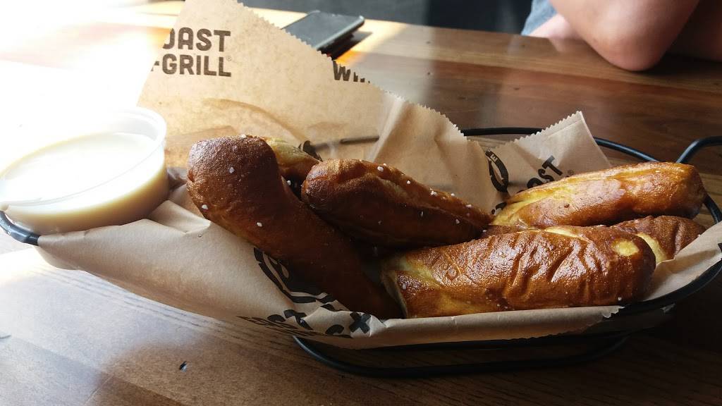 East Coast Wings + Grill | restaurant | 2946 Kate Hyde Blvd Ste 101, Bartlett, TN 38133, USA | 9013819990 OR +1 901-381-9990