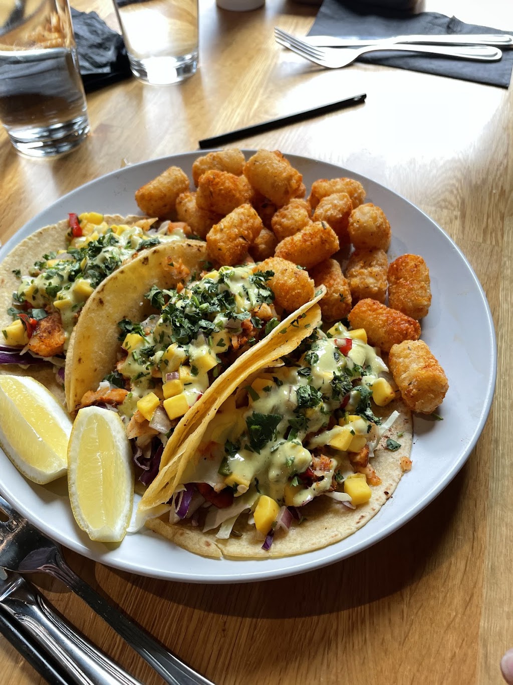 The Float House | restaurant | 47394 ID-200, Hope, ID 83836, USA | 2089205027 OR +1 208-920-5027