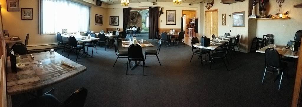 Haases Supper Club | restaurant | 9497 County Hwy D, Winneconne, WI 54986, USA | 9206852721 OR +1 920-685-2721